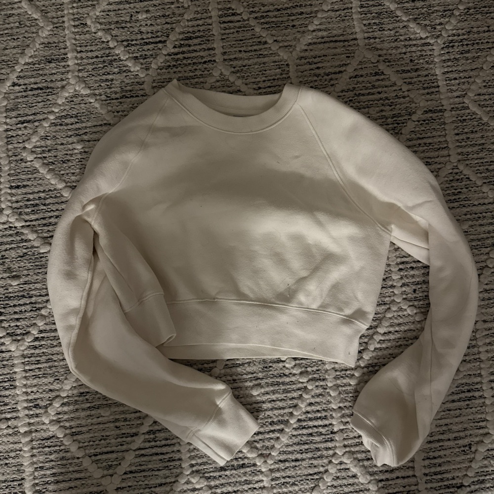 Aritzia TNA Women's White Cropped Sweatshirt